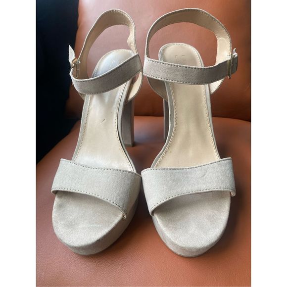 LC Lauren Conrad Tan Heels - Picture 6 of 13